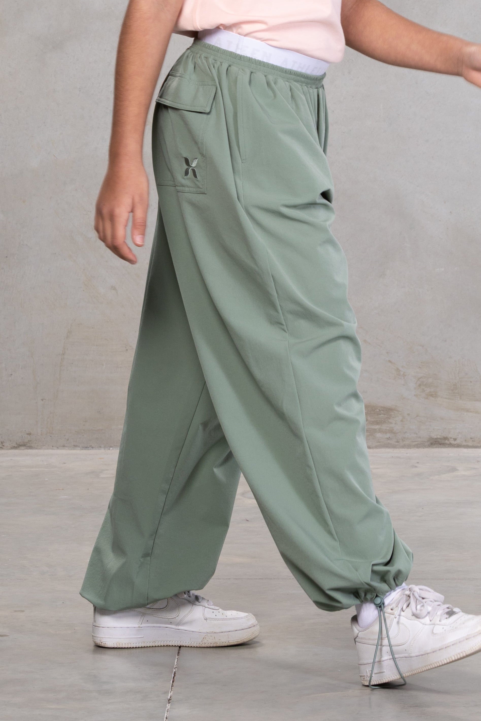CHLOE TRACKIES